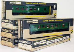 Wrenn 00 Gauge boxed Carriages qty 6 green Southern comprising W6006 (4); W6007 (1) and W6008 (1).