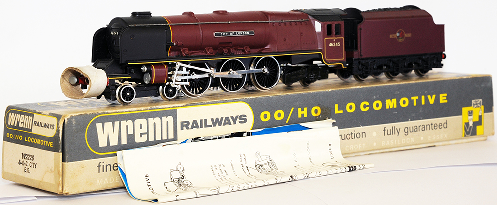 Wrenn 00 Gauge Model Locomotive W2226 Stanier Coronation '46245 City of London in maroon'. In