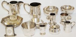 Shipping Silverplate collection comprising a total of 13 items from different companies including