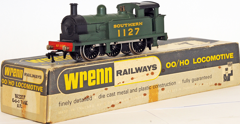 Wrenn 00 Gauge Model Locomotive W2207 SR 0-6-0 green Tank number 1127 in original box which is