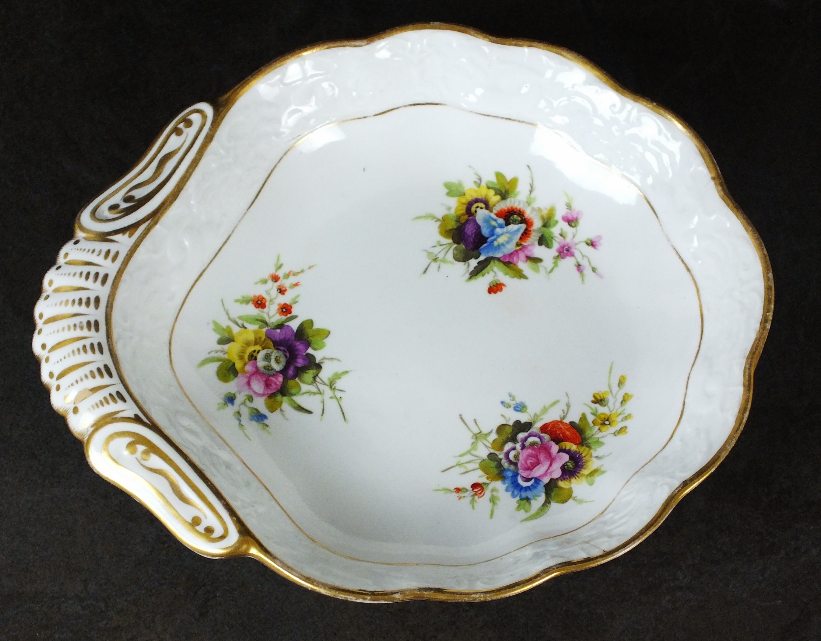 An early 19th century dessert dish, perhaps Swansea, - Image 2 of 3