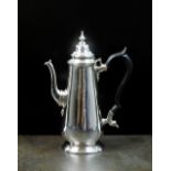 A George II style silver coffee pot, Thomas Bradbury & Sons Ltd, London 1908,