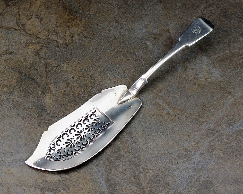 A William IV Irish silver Fiddle pattern fish slice, Peter Walsh, Dublin 1832,