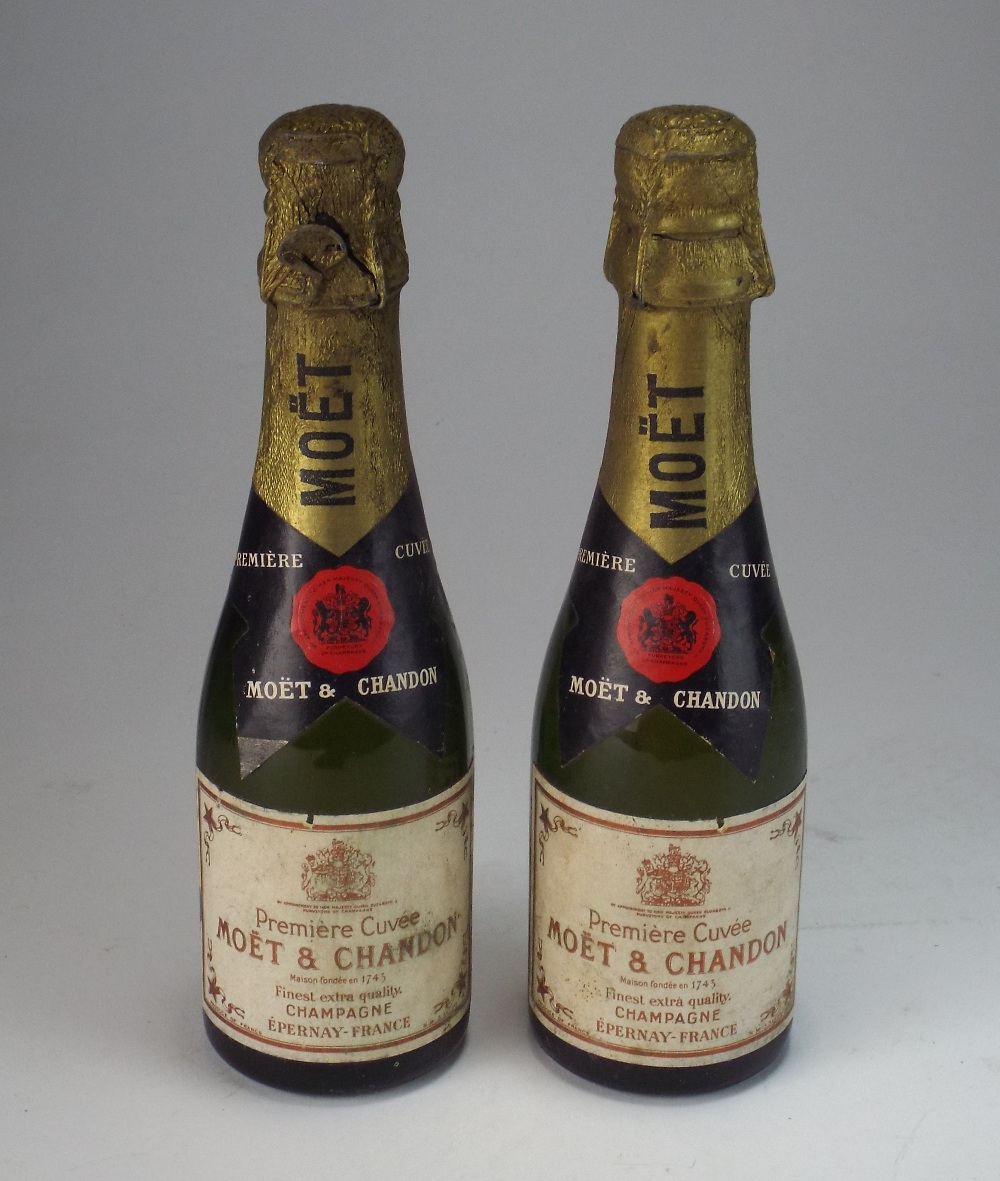 A mixed lot of bottles and miniatures, comprising of 2 small bottles of Moet et Chandon,