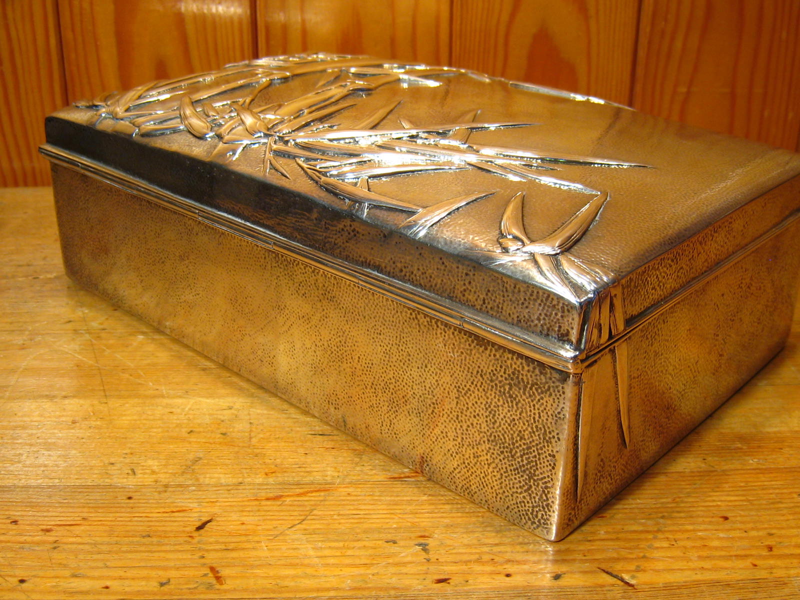 A Chinese silver cigarette case, the matted finish with embossed bamboo decoration, a presentation - Image 3 of 9