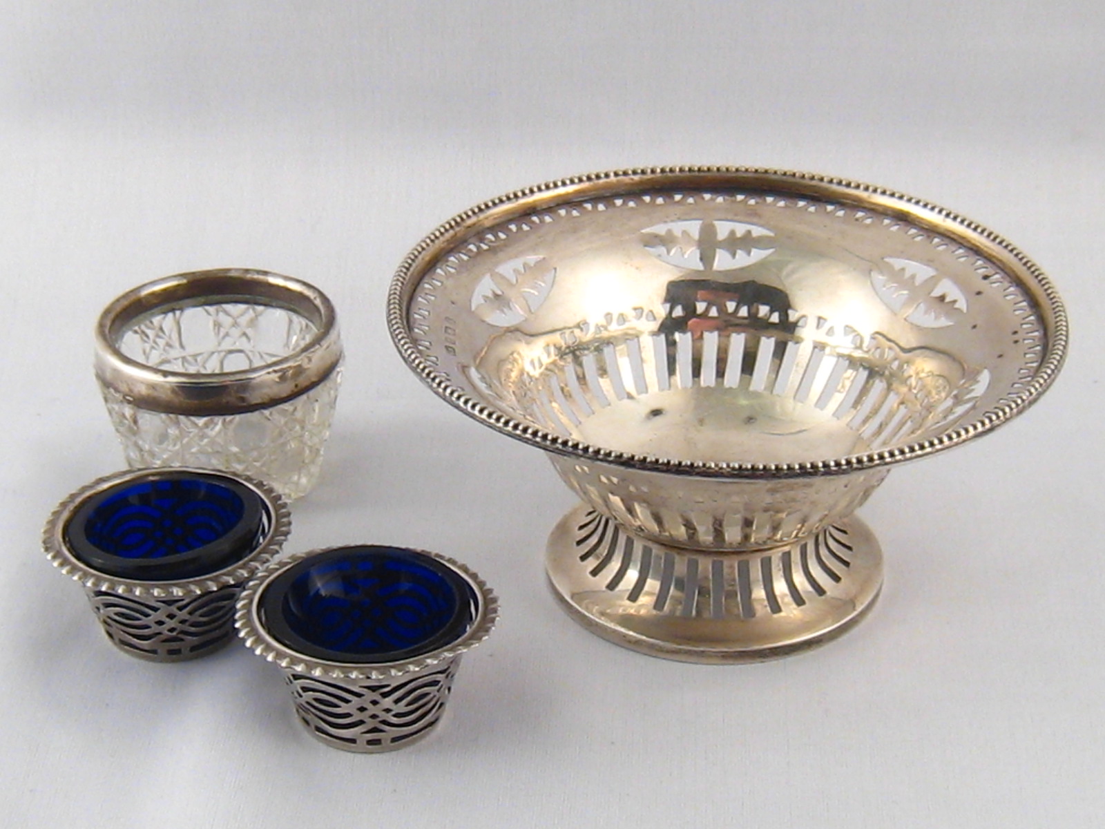 Mixed silver. A bonbon dish with pierced