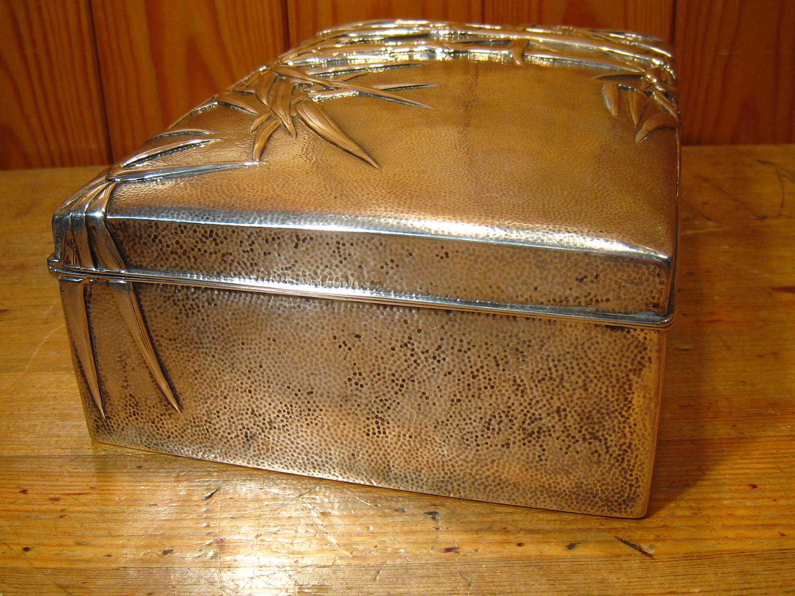 A Chinese silver cigarette case, the matted finish with embossed bamboo decoration, a presentation - Image 2 of 9