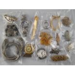 A quantity of costume jewellery includin