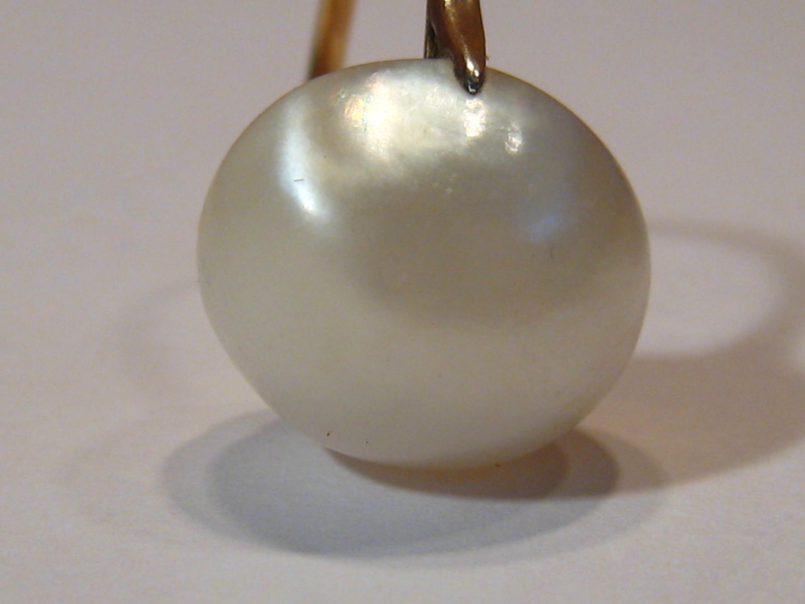 A yellow metal (tests 9 carat gold) untested baroque pearl ring, pearl approx 14mm long, - Image 6 of 6