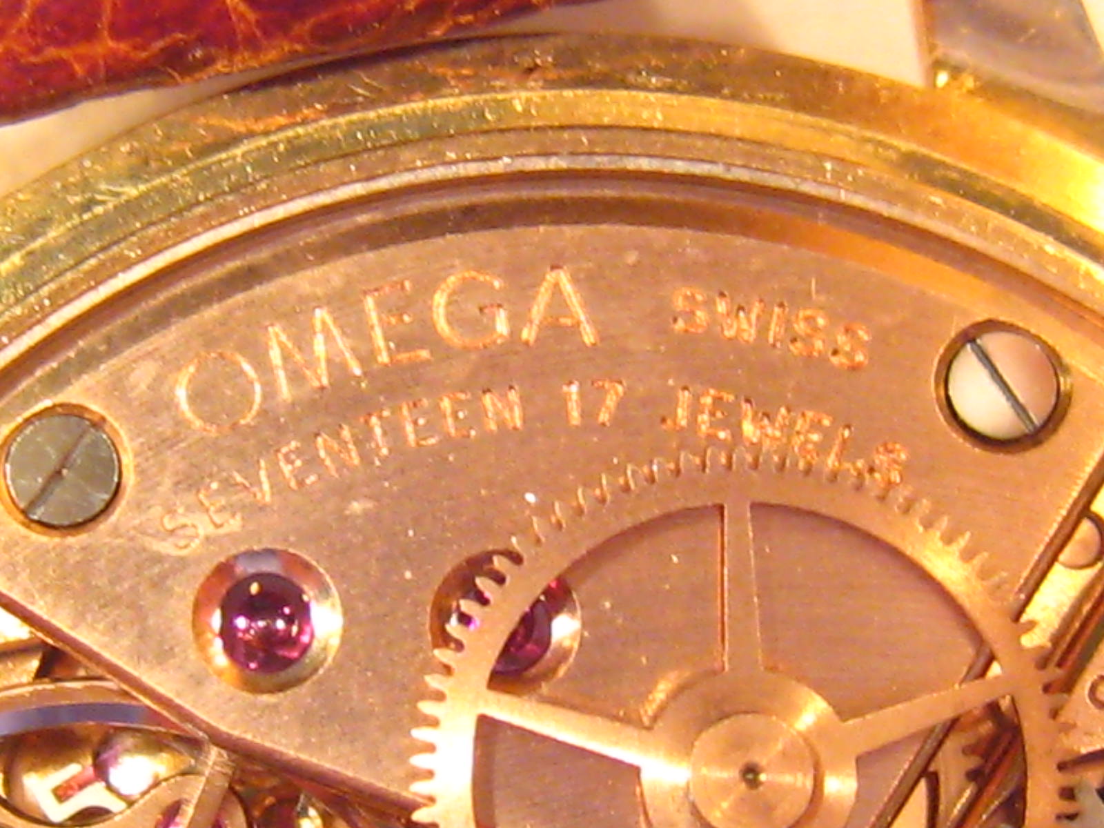 A gent's 18 carat gold Omega wrist watch, case approx 35mm wide, gross weight approx 35. - Image 2 of 10