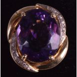 A 1970S LADIES 14K YELLOW GOLD DIAMOND AND AMETHYST FANCY RING.