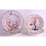 A PAIR OF LATE 18TH/19TH CENTURY FLIGHT BARR AND BARR CIRCULAR BOWLS together with two Derby imari