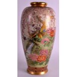 AN EARLY 20TH CENTURY JAPANESE TAISHO PERIOD SATSUMA VASE Soko China, well painted with two golden