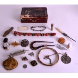 A 1920S GENTLEMANS SILVER WRISTWATCH together with various antique jewellery, agate necklace etc. (