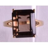 A 9CT GOLD SMOKEY QUARTZ RING.