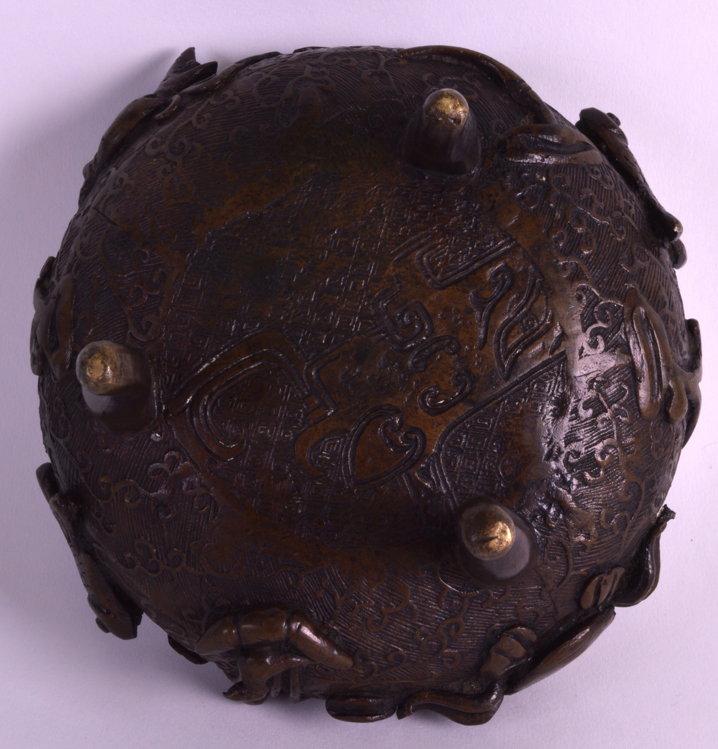 A 19TH CENTURY CHINESE BRONZE CENSER AND COVER overlaid with crustaceans and fish. 5.75ins wide. - Image 3 of 3