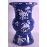 AN 18TH CENTURY CHINESE PORCELAIN YEN YEN VASE Qianlong, decorated with white glazed flowers and