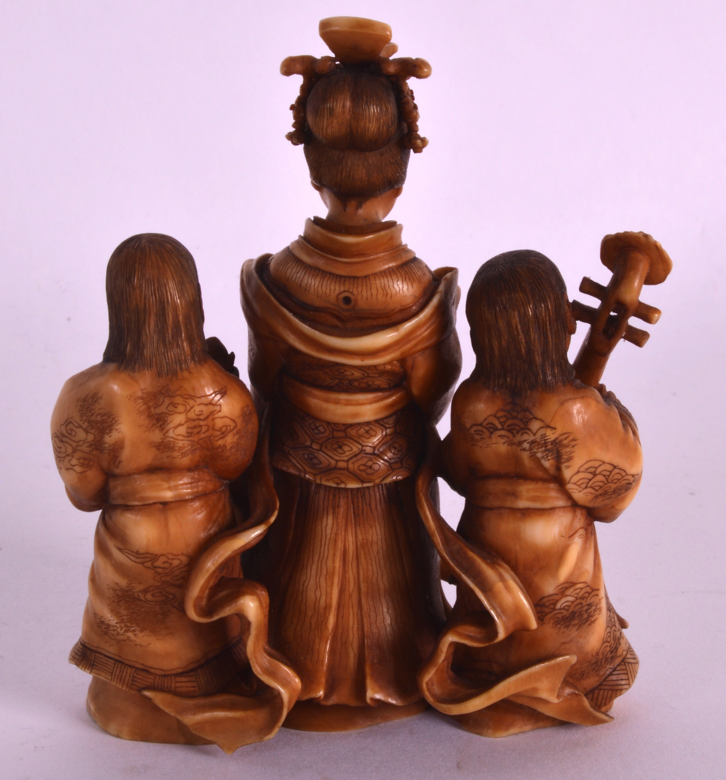 A LOVELY 19TH CENTURY JAPANESE MEIJI PERIOD CARVED IVORY OKIMONO modelled as a mother and children - Image 2 of 3