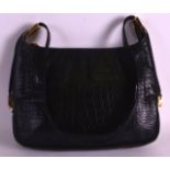 A LADIES FENWICK BLACK LEATHER HANDBAG.