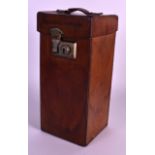 AN EARLY 20TH CENTURY LEATHER BOUND TRAVELLING CASE containing various road maps. 10.25ins high.