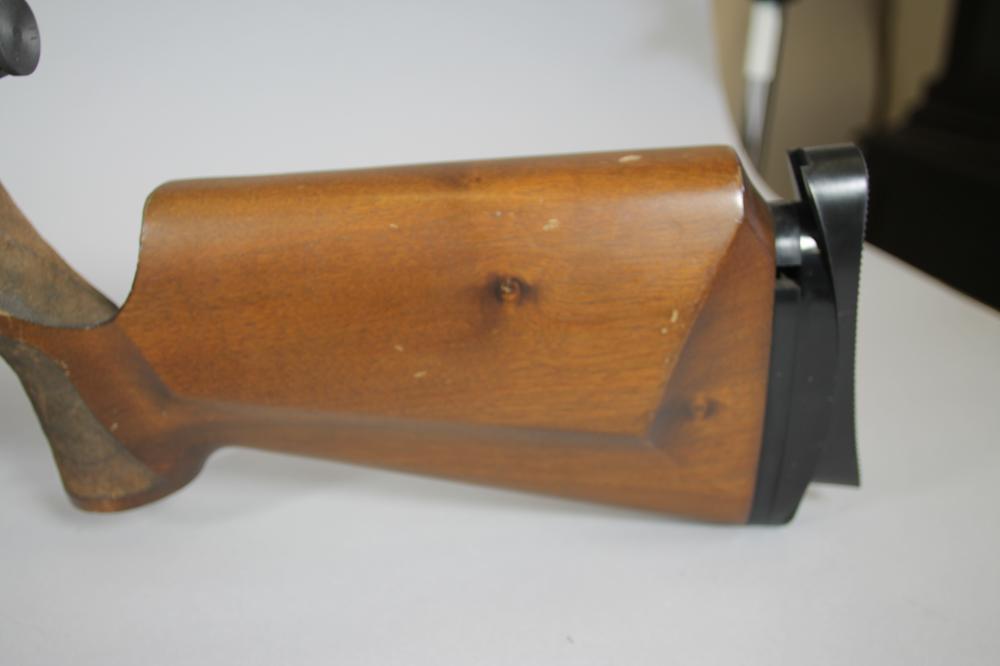AN ANSCHUTZ MATCH MODEL 250 .177 TARGET AIR RIFLE, with 18 1/4" barrel, adjustable front sight, - Image 3 of 6