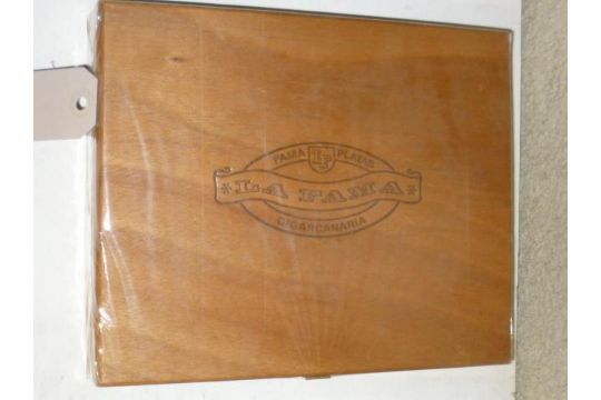 Twenty five La Fama Platas Cigars (Tenerife) in sealed box, 9" x 7 1/2" - Image 2 of 2