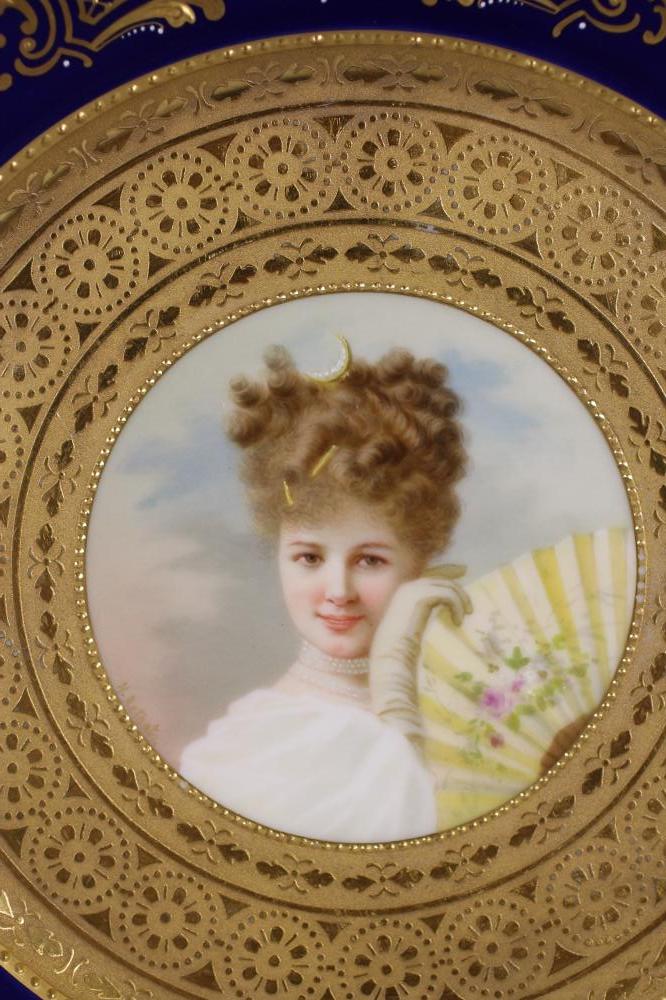 A VIENNA PORCELAIN CABINET PLATE, late 19th century, of plain circular form, centrally painted in - Image 2 of 5