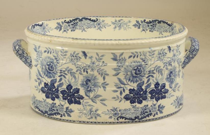 A VICTORIAN SPODE EARTHENWARE FOOTBATH, of two handled staved oval form, printed in underglaze