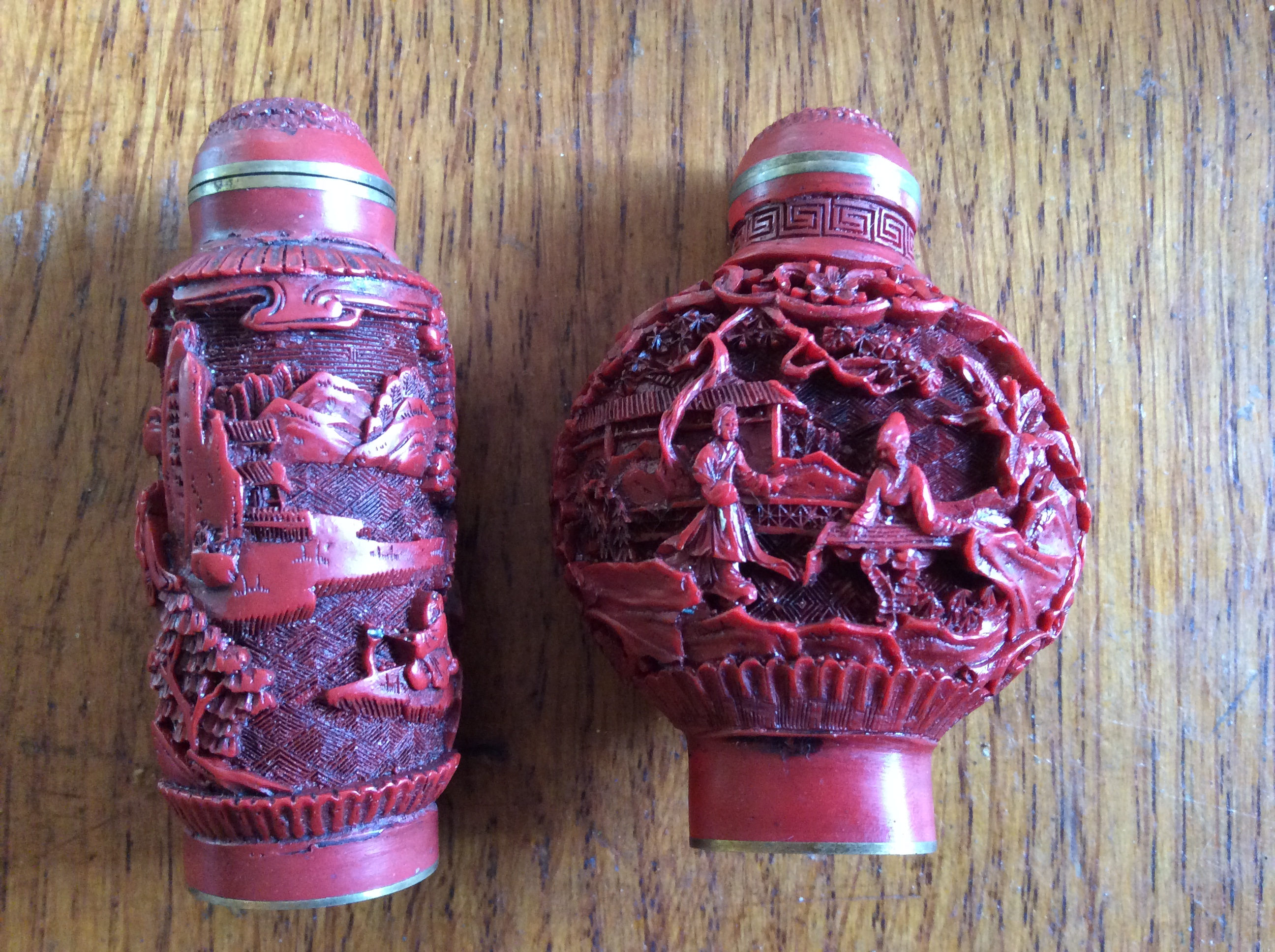Two 20th c Chinese snuff bottles