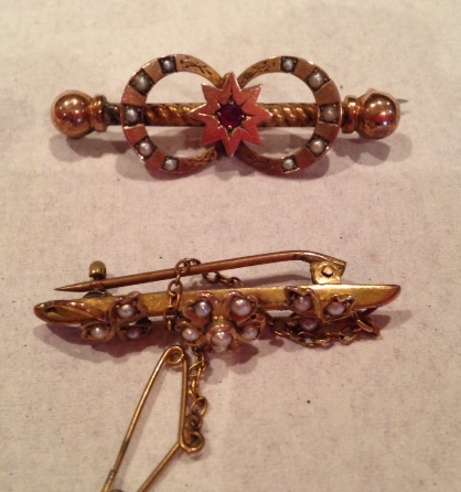 Two 19th c 9ct gold and seed pearl bar brooches - Image 2 of 2