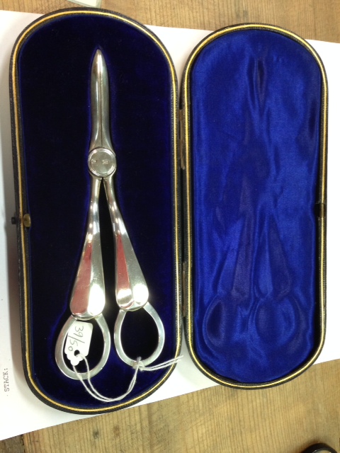 Cased silver grape scissors Sheffield 1911