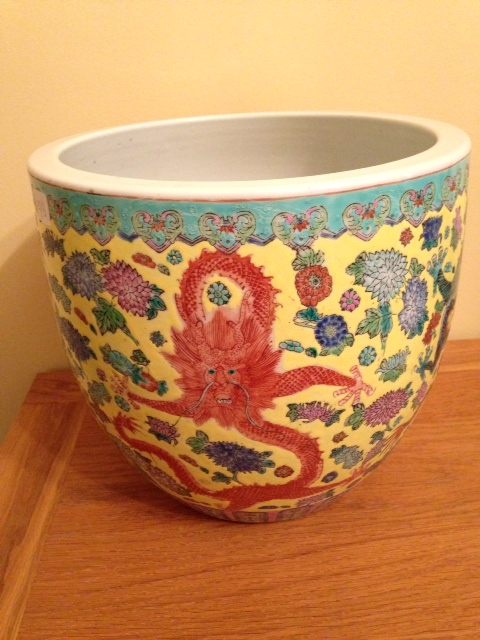 Late 19th/early 20th c Chinese porcelain jardiniere - Image 2 of 2