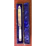 Fine quality boxed mother of pearl mounted knife