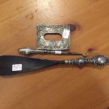 Silver handled button hook, shoe horn etc.