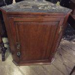 Good quality 18th c oak corner cupboard