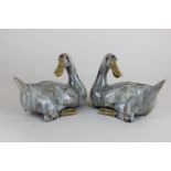 A pair of studio pottery ducks, glazed (one a/f), 5cm high