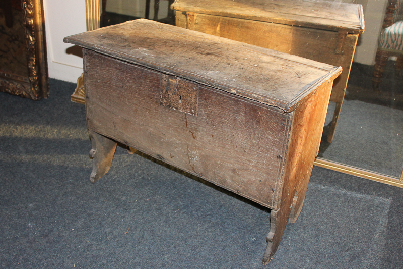 An early 17th century oak plank coffer, 74cm (NC)