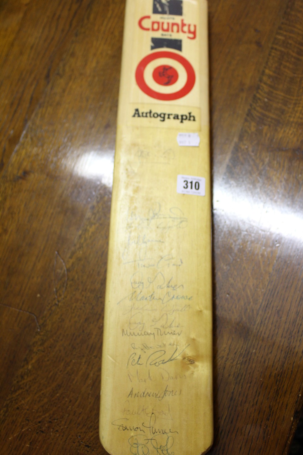 Cricket: Signed Somerset County Cricket Club bat 17 signatures including Martin Crowe