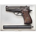 Beretta Mod. 87 BB, mit Schalldämpfer, in Box   Kal. .22 l.r., Nr. C04448U. Blanker Lauf.