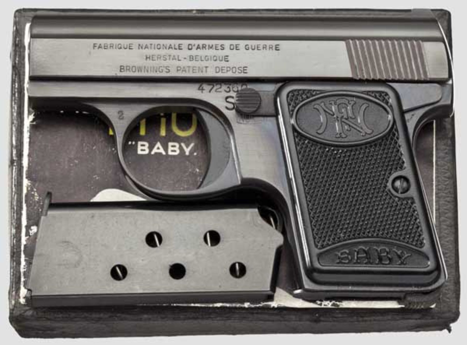 FN Mod. Baby, im Karton, mit Täschchen   Kal. 6,35 mm, Nr. 472360. Nummerngleich. Blanker Lauf.