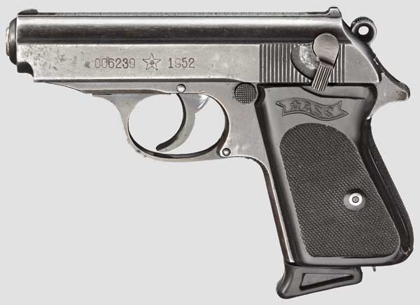 PPK Mod. 356, mit Tasche   Kal. 7,65 mm, Nr. 006239. Blanker Lauf. Siebenschüssig. Dt. Beschuss.