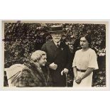 Kaiser Wilhelm II. und Kaiserin Hermine - signierte Fotopostkarte aus Doorn   Rs. betitelt "