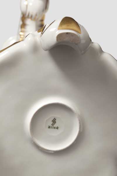 Fünfkerziger Barockleuchter  Entwurf Franz Nagy, Modellnummer 16. Weißes, glasiertes Porzellan, - Image 3 of 3
