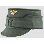 Hut für Angehörige des preußischen Staats-Forstdienstes Hohe elegante Form um 1936, grünes Tuch, mit