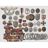 Kleine Ordenssammlung 14 Auzeichnungen, darunter ein Eisernes Kreuz 2. Klasse, ein Infanterie-