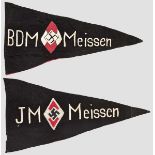 Wimpel der BDM-Mädelschar und der Jungmädelschar "Meissen" Jeweils vs. aus schwarzem Samt mit farbig