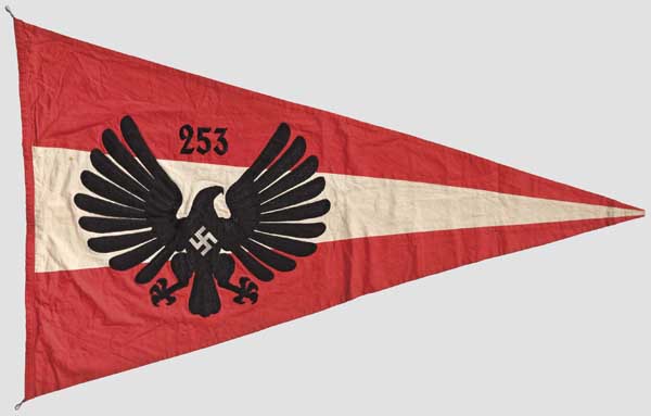BDM-Wimpel des Untergaues 253 Rotweißes Fahnentuch, beidseitig aufgestickter schwarzer Adler mit