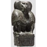 Replik einer altägyptischen Statue des Thot als Pavian, Fabrikationsstempel mit Hakenkreuz