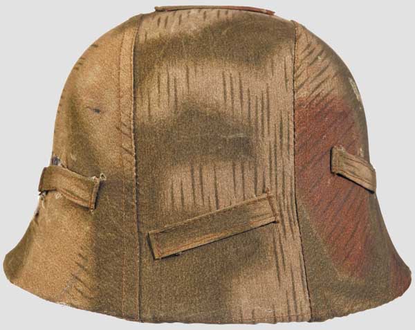 Stahlhelm M 42, Heer, mit Helmbezug in Tarnfarben 90 % der rauen feldgrauen Lackierung erhalten, - Bild 3 aus 4