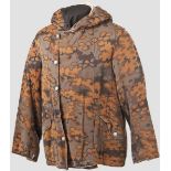 Winterwendejacke in Eichenlaubtarnmuster Herbst Wendbar von der weißen Winter- (angeschmutzt) auf